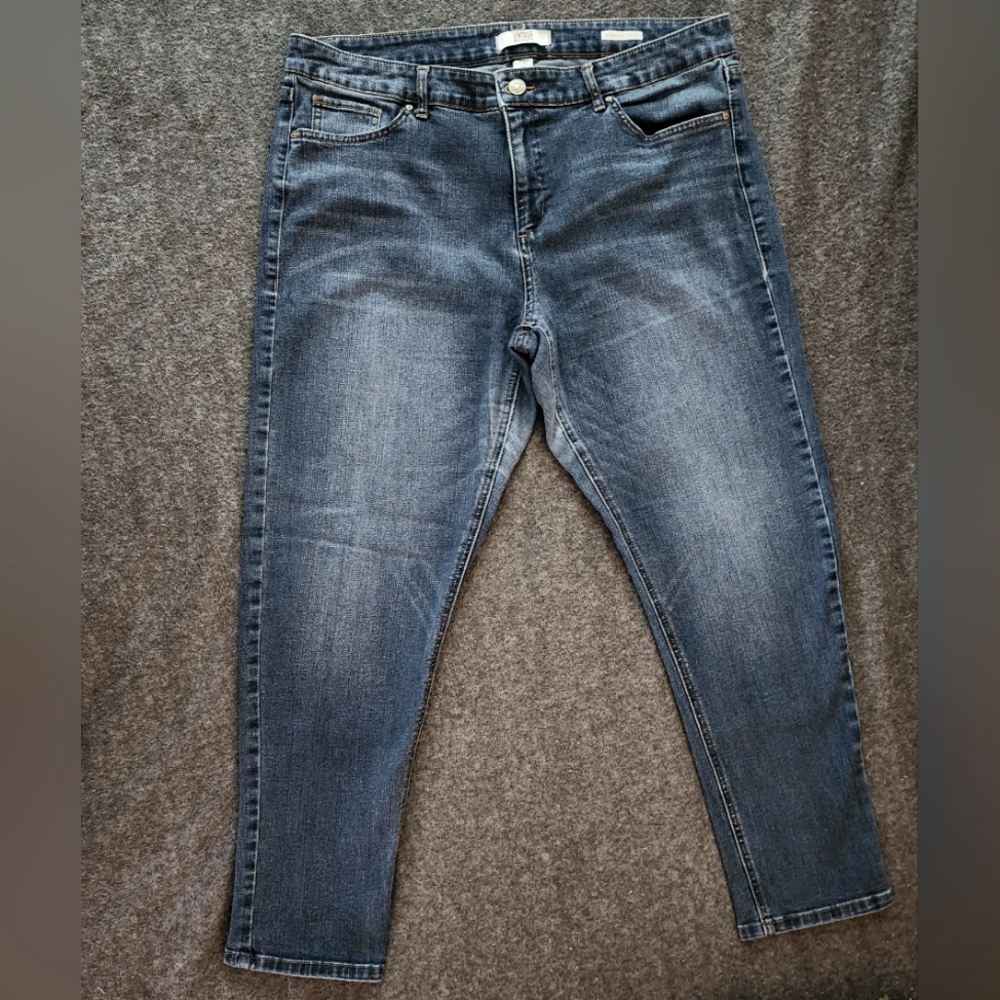 VINTAGE AMERICA | Women's | 4 pocket | Size 36X27" | Denim Cropped Jeans
